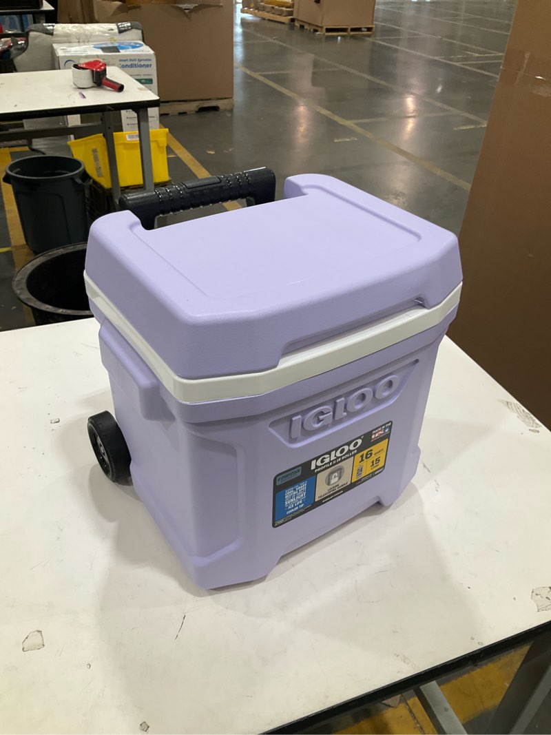 Condition photo showing Good Condition for igloo profile 16qt rolling cooler - lilac