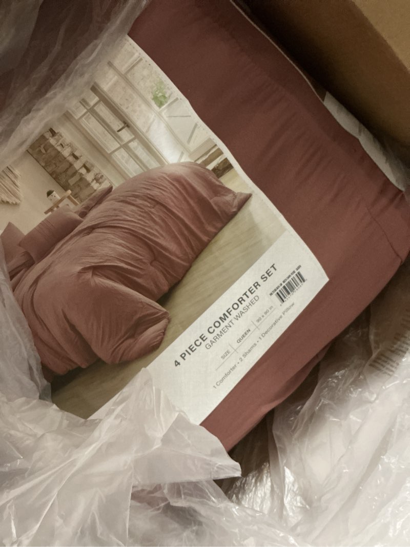 Condition photo showing As Is for modern threads beck 4-piece garment washed adult comforter set  dark rose full/ queen