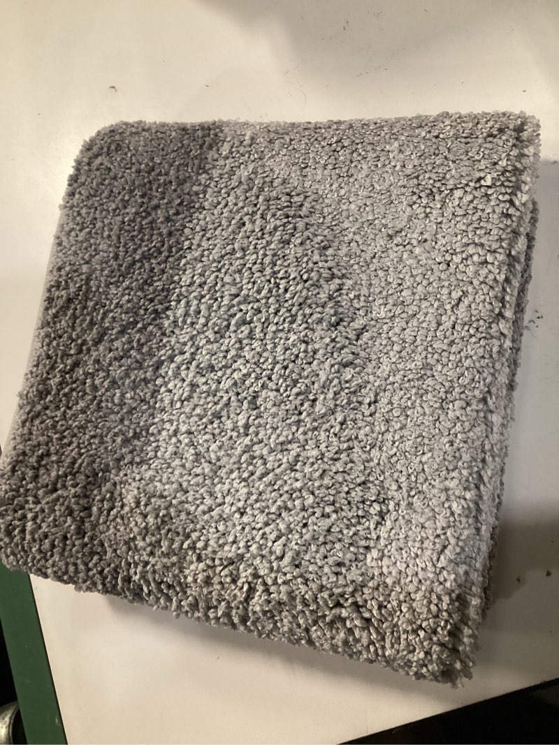 Condition photo showing Good Condition for bathroom rugs 20" x 30", non-slip extra soft absorbent bath rugs, machine washable quick dry bath mats for bathroom floor, shower, bathtub and sink, light grey & grey 20" x 30" light grey & grey