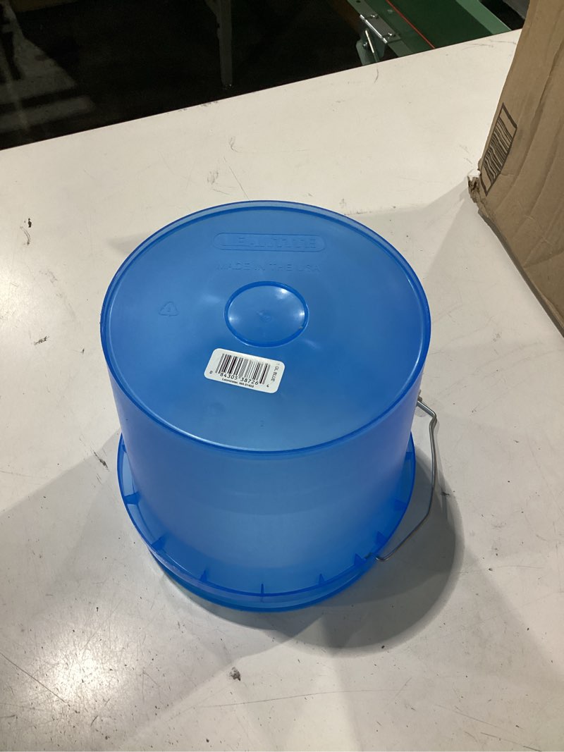 Condition photo showing New/Like New for leaktite 1 gallon translucent pail - blue no size