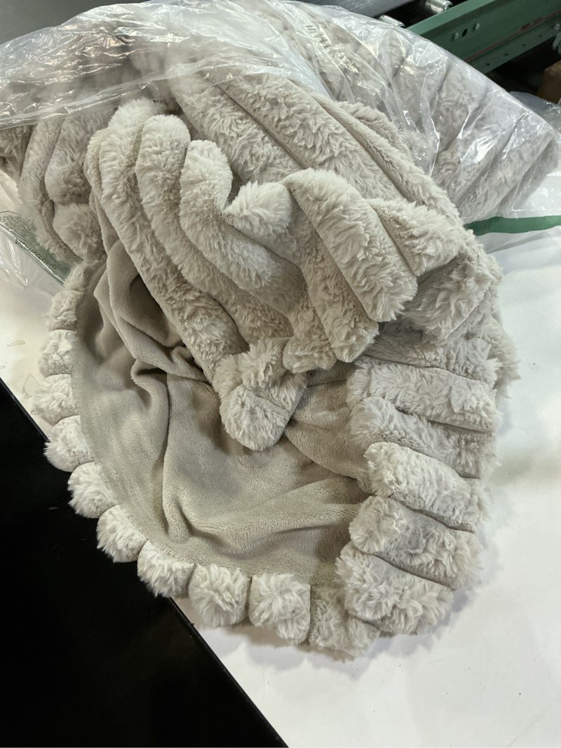 Condition photo showing As Is for Sleepdown Striped Faux Fur Throw Over Sofa Bed Couch Super Soft Warm Cosy Luxury Cosy Blanket Bedspread - Mink - 150cm x 200cm