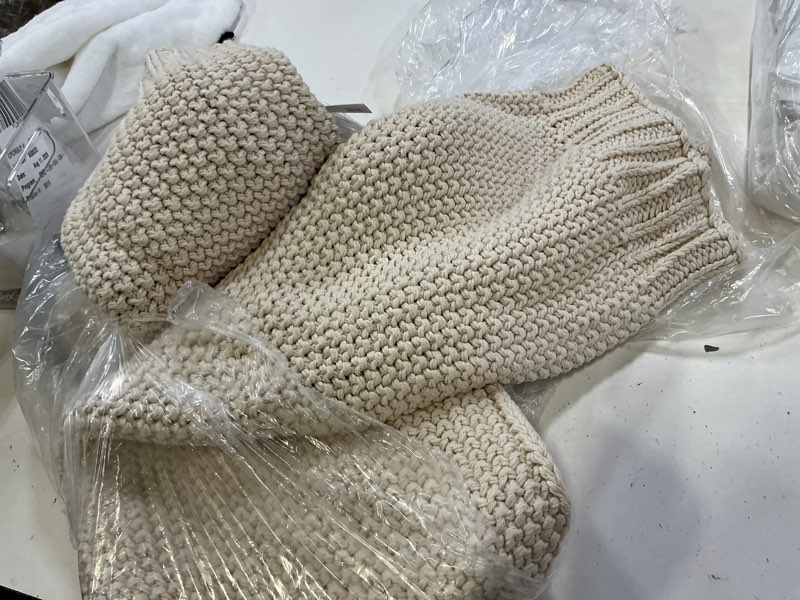 Condition photo showing Good Condition for cotton fisherman throw, 50x60, natural