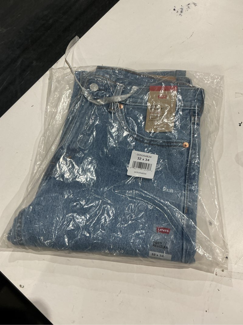 Condition photo showing Good Condition for levi's® 505® regular light stonewash 32 34