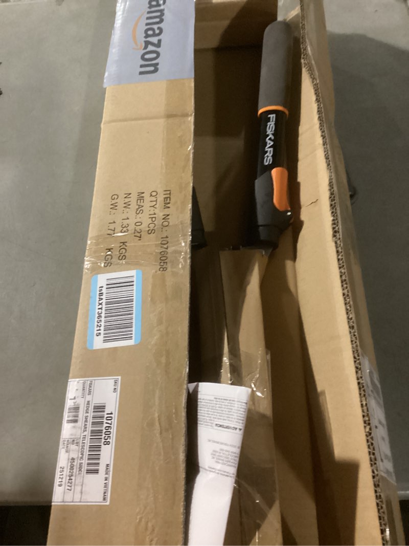 Condition photo showing Good Condition for fiskars power-lever hedge shears - 25"-33" extendable handle - plant cutting scissors - yard and garden tools - orange/black extendable power-lever with 10" blades
