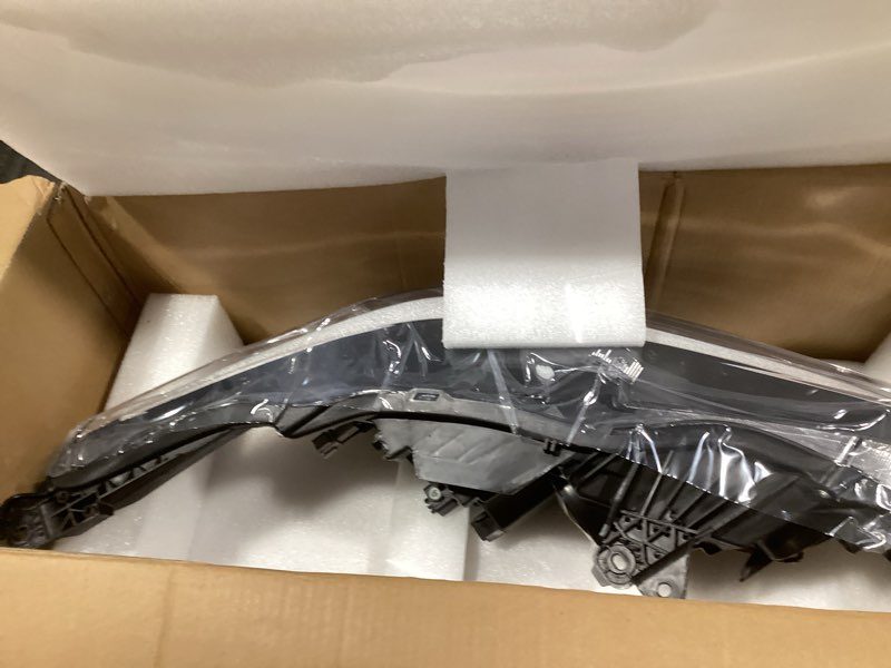 Condition photo showing Good Condition for Huray Halogen Headlight Assembly Fit for Nissan Sentra S/SV 2020 2021 2022 LH Headlamp w/o LED OE Style Replacement for NI2502276 Left Driver Side Halogen Model LH(Driver Side)