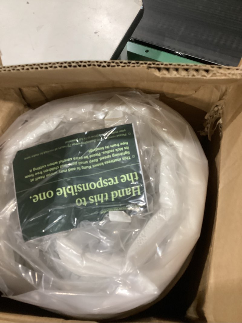 Condition photo showing New/Like New for ZINUS 6 Inch Foam and Spring Hybrid Mattress [New Version], Twin, Medium Firmness, Durable Support, Certified Safe Foams & Fabric, Mattress in A Box White Twin 6" New Small Box