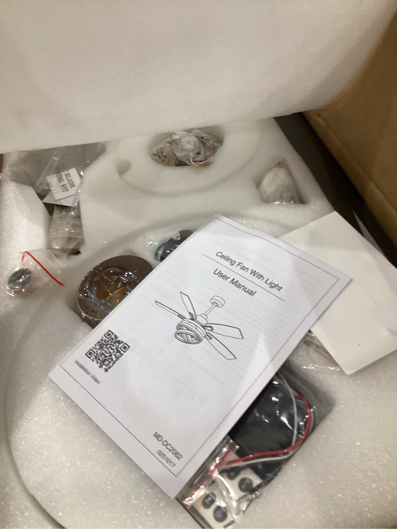 Condition photo showing Good Condition for 52" Gold Ceilling Fans with Lights Modern Chandelier Fan DC Motor Dimmable Led Fandelier Ceiling Fan with Light for Bedroom, Living Room 52 inch Gold