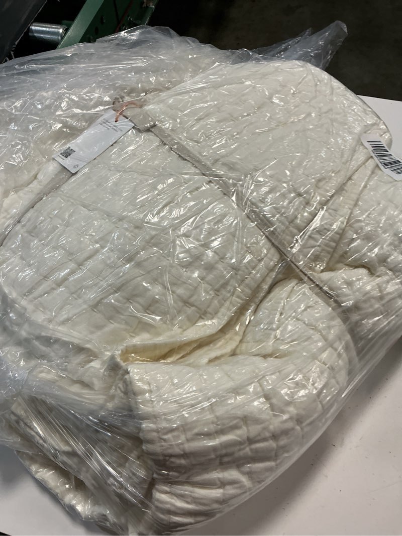 Condition photo showing Good Condition for european linen cotton stitch quilt, king/cal king, ivory