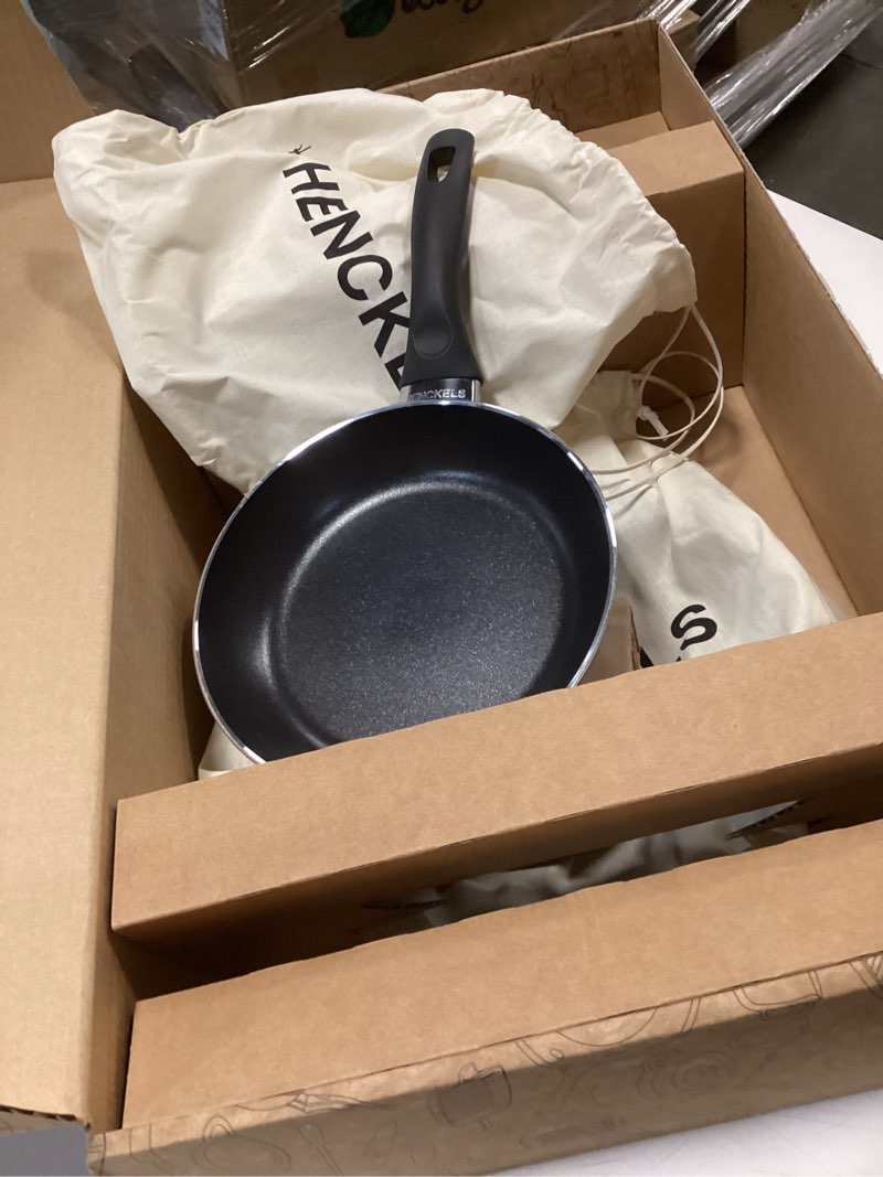 Condition photo showing New/Like New for HENCKELS Everlift 2-pc Traditional Nonstick Fry Pan Set - 8-in & 10-in