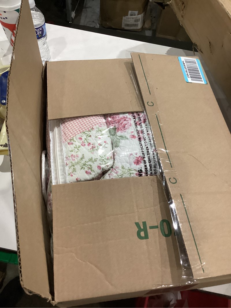 Soul & Lane Blush Bloom Cotton Quilt Set - King Size with 2 Shams, Floral Patchwork Quilted Comforte