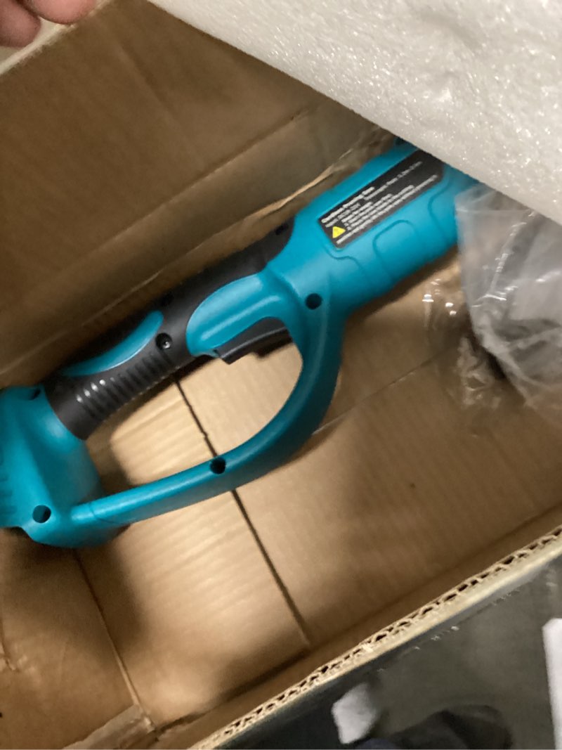 Condition photo showing Good Condition for Seesii 2 in 1 Cordless 8 inch Pole Saw & Mini Chainsaw with 2 Battery, Power Electric Polesaw for Tree Trimming, Chain Saw with Extension Pole, Limb Branch Cutter Pruner PS800 8 inch Green Pole Saw