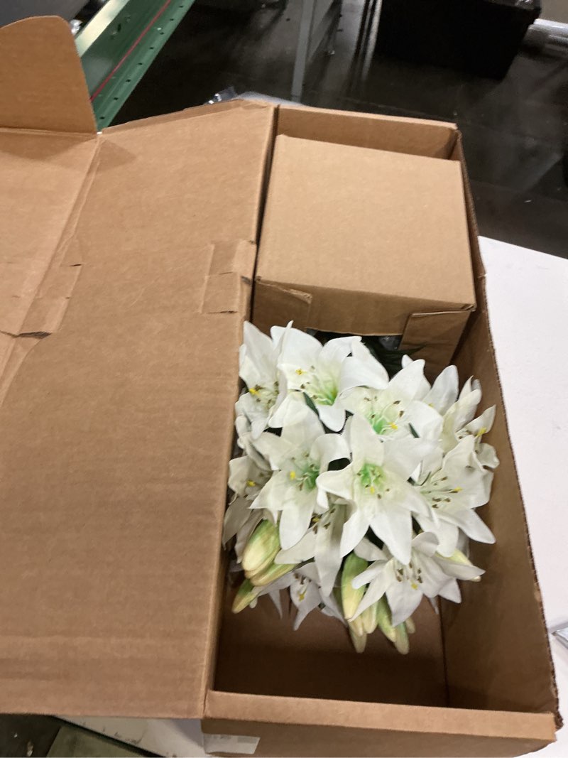 Condition photo showing New/Like New for nearly natural 16in. lily silk arrangement with glass vase