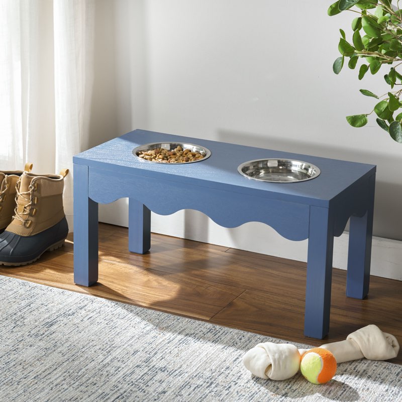 Lilith Pet Feeder