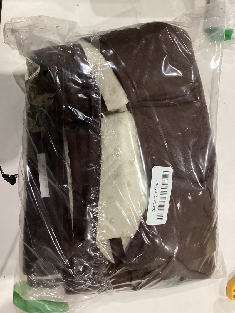 Condition photo showing Good Condition for Ameritex Waterproof Dog Bed Cover Pet Blanket with Anti-Slip Back for Furniture Bed Couch Sofa 30x100 Inch (Pack of 1) Chocolate