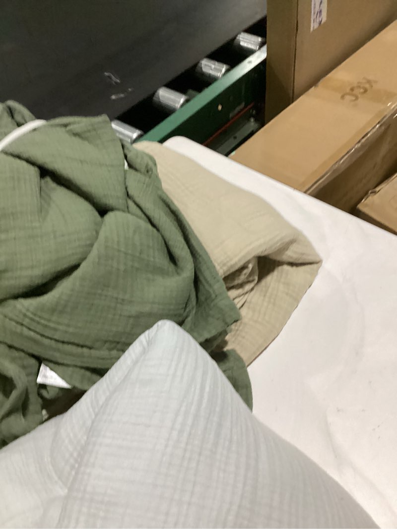 Condition photo showing As Is for **similar to** (arious colors) quince organic cotton gauze blanket full/queen