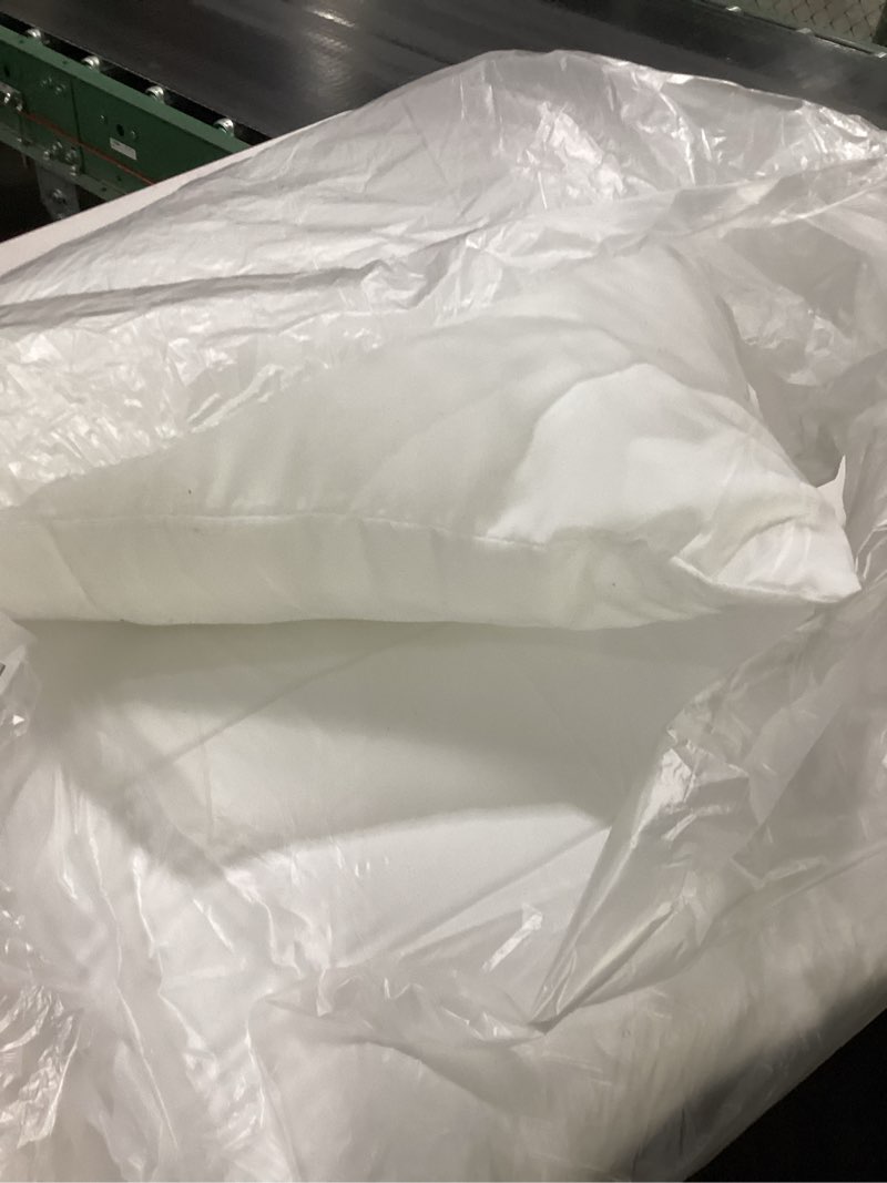 Condition photo showing Good Condition for MIULEE Throw Pillows Inserts, Pack of 2 18x18 Inch 100% Virgin Fiber Filling Bed Couch Pillows