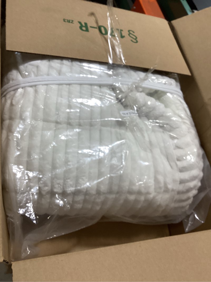 Condition photo showing Good Condition for couch cover for dogs washable, fuzzy pet couch covers for 3 cushion sofa pet friendly, non slip sofa cover (white, 27.6" x 82.7"/70 x 210cm) white 27.6" x 82.7"/70 x 210cm