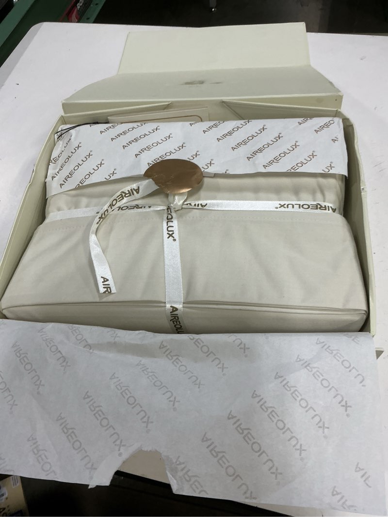 Condition photo showing Good Condition for aireolux 1000 thread count egyptian cotton sheet set or pillowcases, ivory