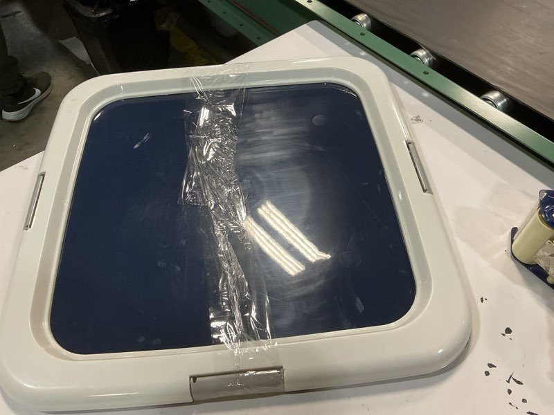 Condition photo showing Good Condition for IRIS USA Pee Pad Holder - for Potty Training Regular Sized Dog & Puppy Pee Pads, Secured Latches, Non-Skid Feet, Leak Protection, Fits 22"x22" Pad or Larger, Square, Navy 22" x 22" Navy