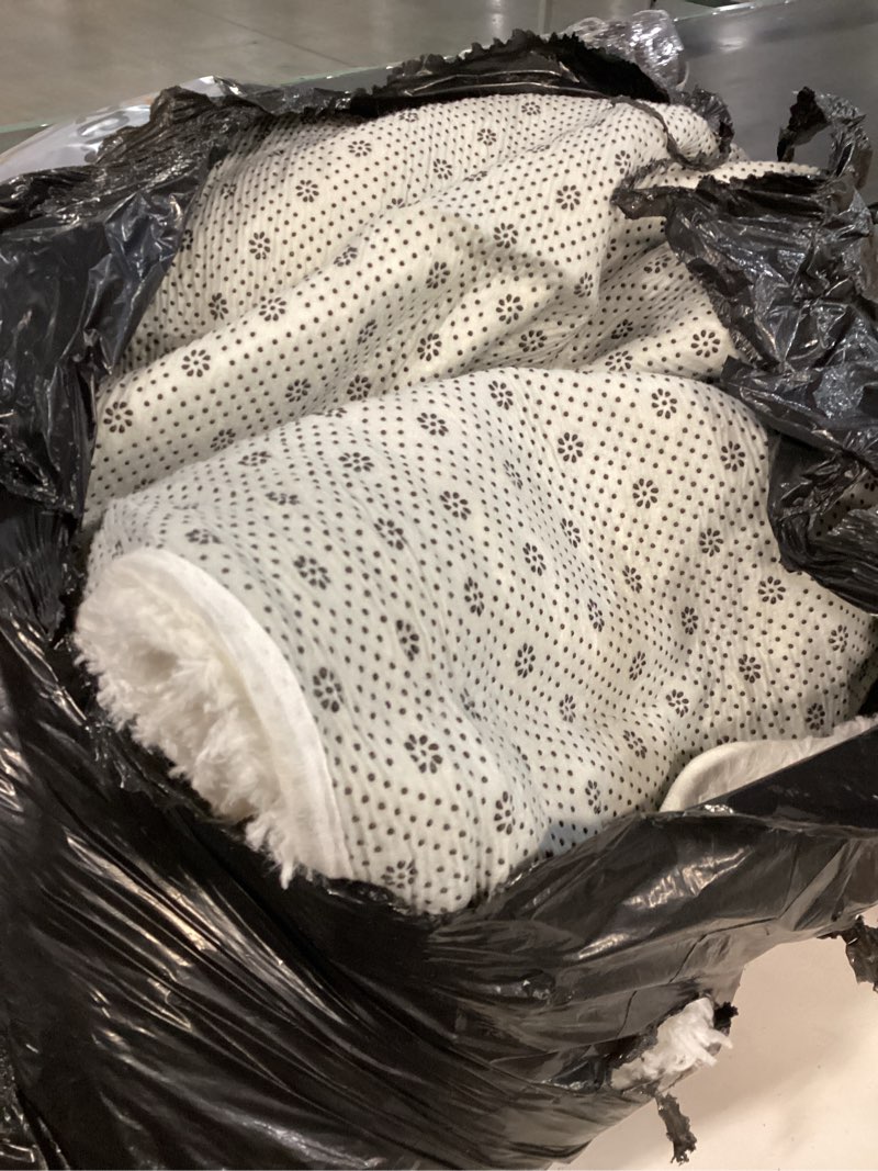 Condition photo showing As Is for Large Shag Area Rugs 8 x 10, Plush Fuzzy Rugs for Living Room, Ultra Soft Fluffy Furry Rug for Bedroom, Indoor Carpet Nursery Rugs for Kids Room Home Decor, White Cream White 8 x 10 ft