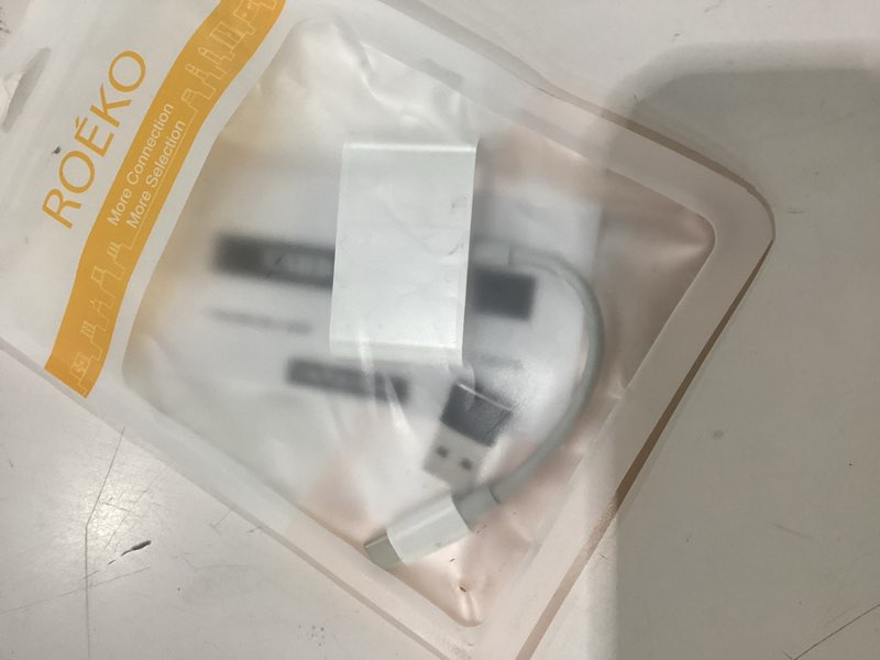 Condition photo showing New/Like New for sd card reader, 4 in 1 usb c to sd/tf/cf/ms card reader with usb to usb c adapter memroy card reader for iphone 17/16/15 pro max ipad pro macbook pro/air imac m4/m3/m2 android phone/tablet pc (white) whtie