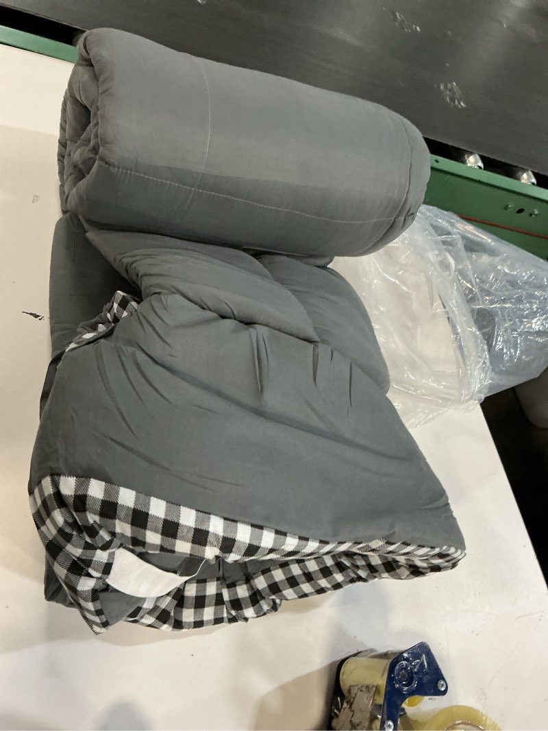 Condition photo showing Good Condition for Mattress Topper, Soft Warm Bed Mat, Foldable, Suitable for Floor Mattress, Tatami, All-Season Comfort, Autumn and Winter Cozy twin 