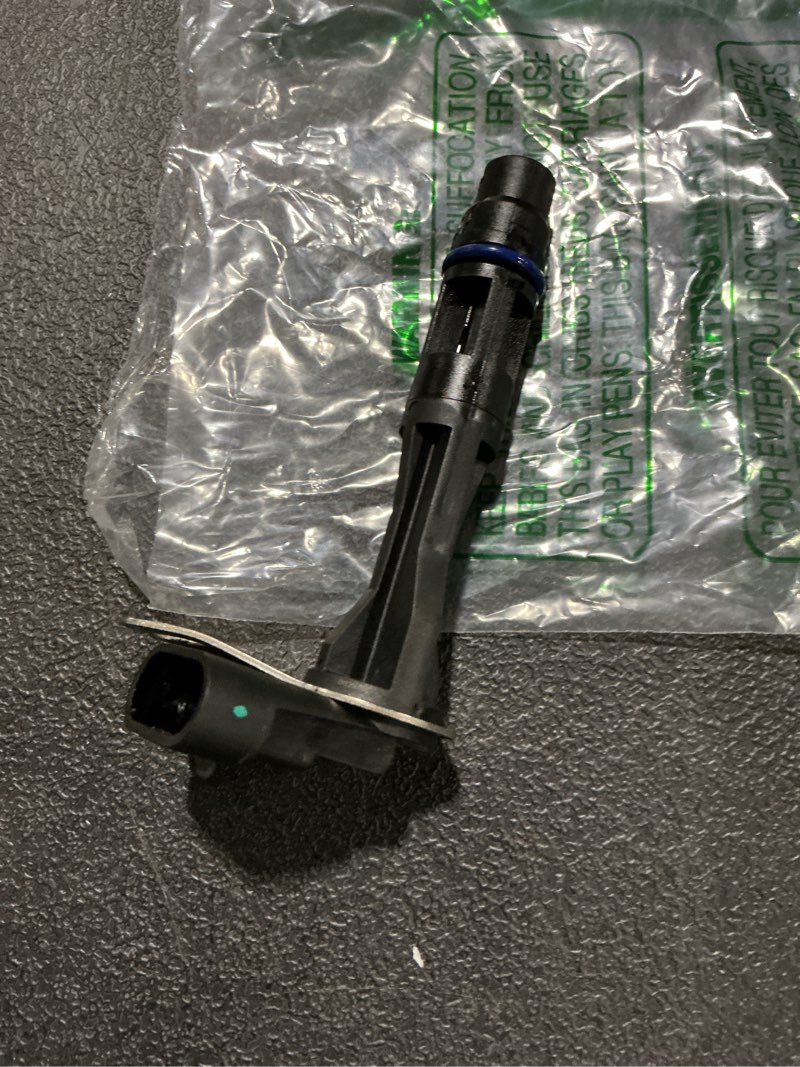 Condition photo showing New/Like New for BDFHYK 12561211 PC273 917-715 Camshaft Position Sensor for Chevy Cadillac Buick GMC Hummer Isuzu Pontiac Workhorse Chevrolet, Express Silverado Suburban Tahoe, Envoy Yukon Savana Sierra, Escalade H2