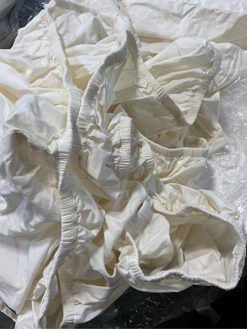 Condition photo showing Good Condition for european linen fitted sheet set size full