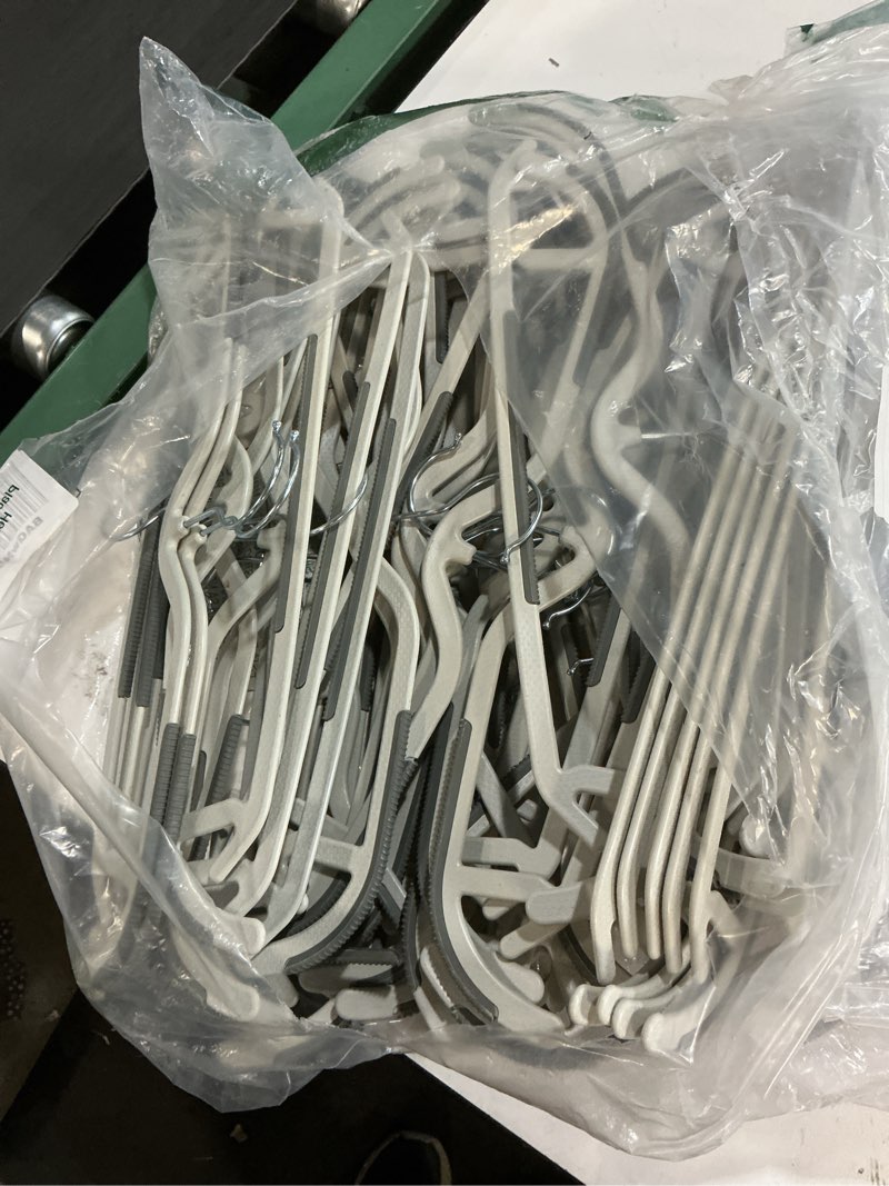 Condition photo showing Good Condition for lemonroad 36 pack short neck metal hangers for clothes 16" heavy duty stainless steel wire closet hangers ultra thin space saving for home dorm laundry (silver,wire short neck) 36 silver iron short neck
