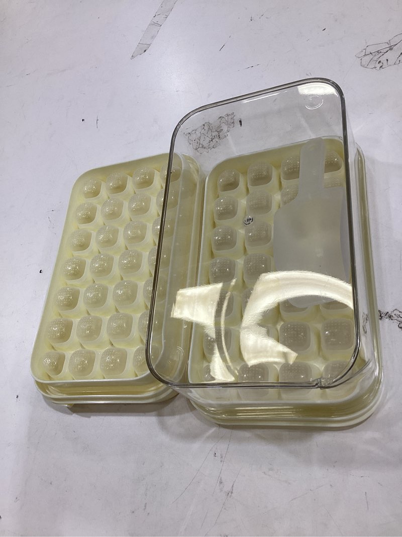 Condition photo showing Good Condition for brigii ice cube tray with lid & storage bin, ice mold with easy-release silicone bottom, stackable ice trays for freezer, bpa free,for cocktails, whiskey, coffee & drinks white