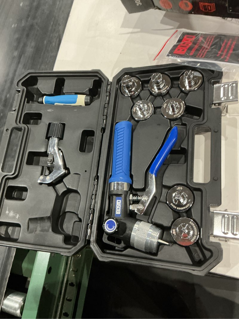 Condition photo showing Good Condition for hvac hydraulic swaging tool kit for copper tubing expanding 3/8 inch to 1-1/8 inch vg-300a-new