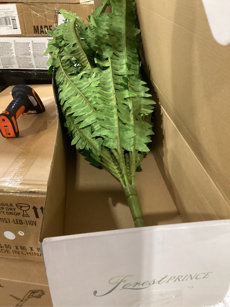 Condition photo showing Good Condition for 50" Artificial Boston Ferns, Fake Bush Plants, Large Faux Ferns with 96 Fronds for Outdoors Home Decor 50" 1 Pcs