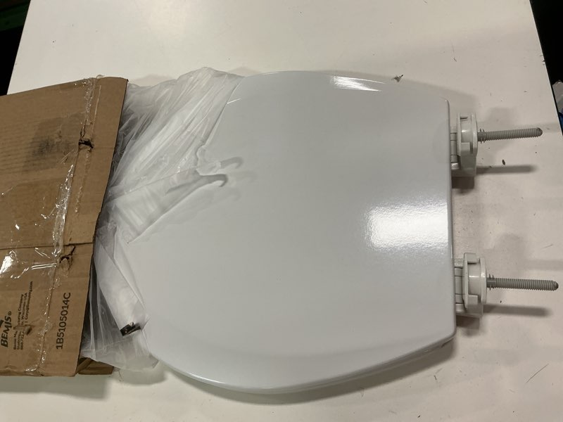 Condition photo showing Good Condition for BEMIS 500EC 390 Toilet Seat with Easy Clean & Change Hinges, 1 Pack Round, Cotton White