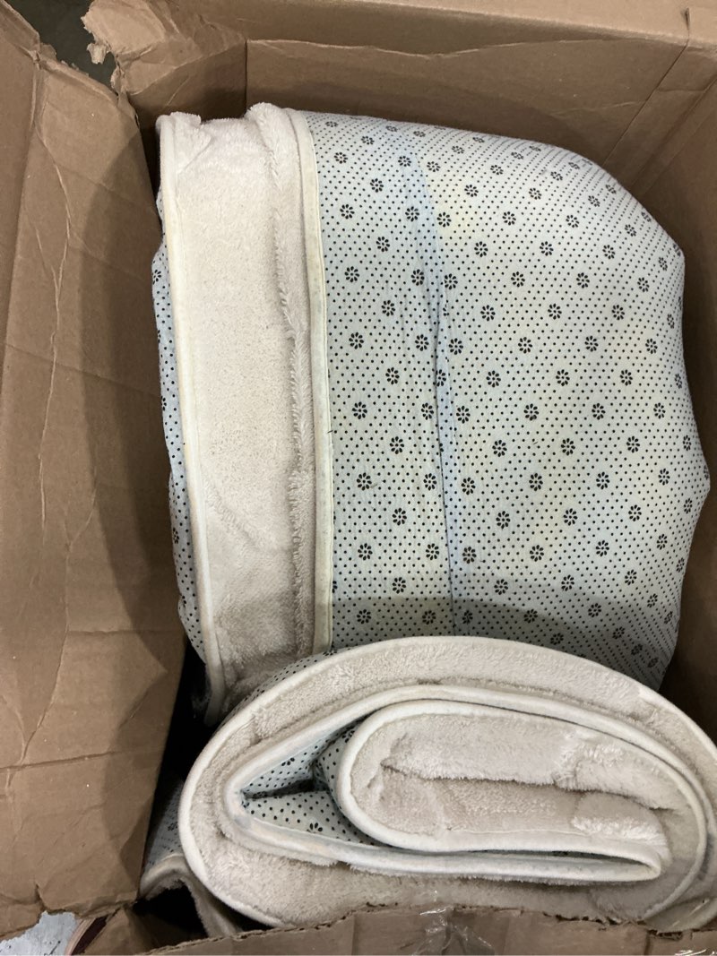 Condition photo showing As Is for white auq cushion compact and portable for comfort on the go chair cushions