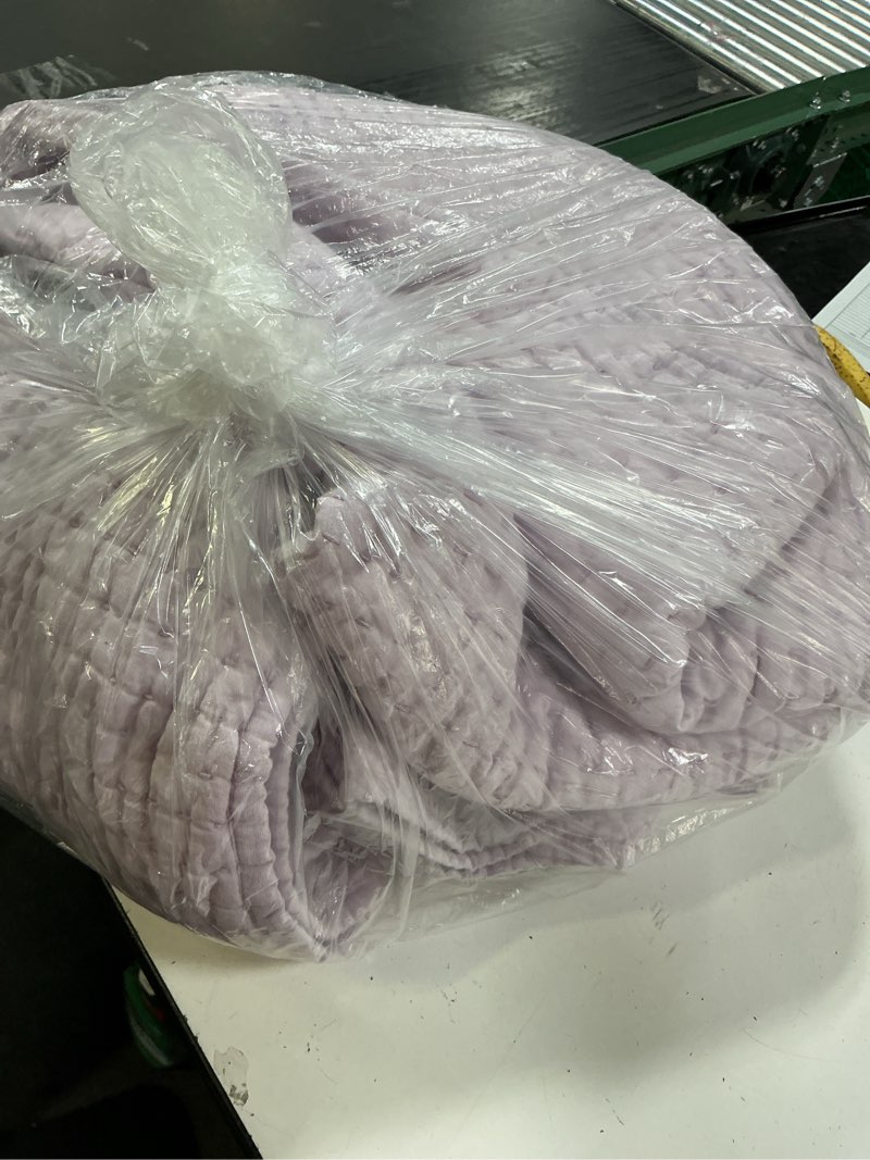 Condition photo showing Good Condition for european linen cotton stitch quilt color: orchid size: king/cal king