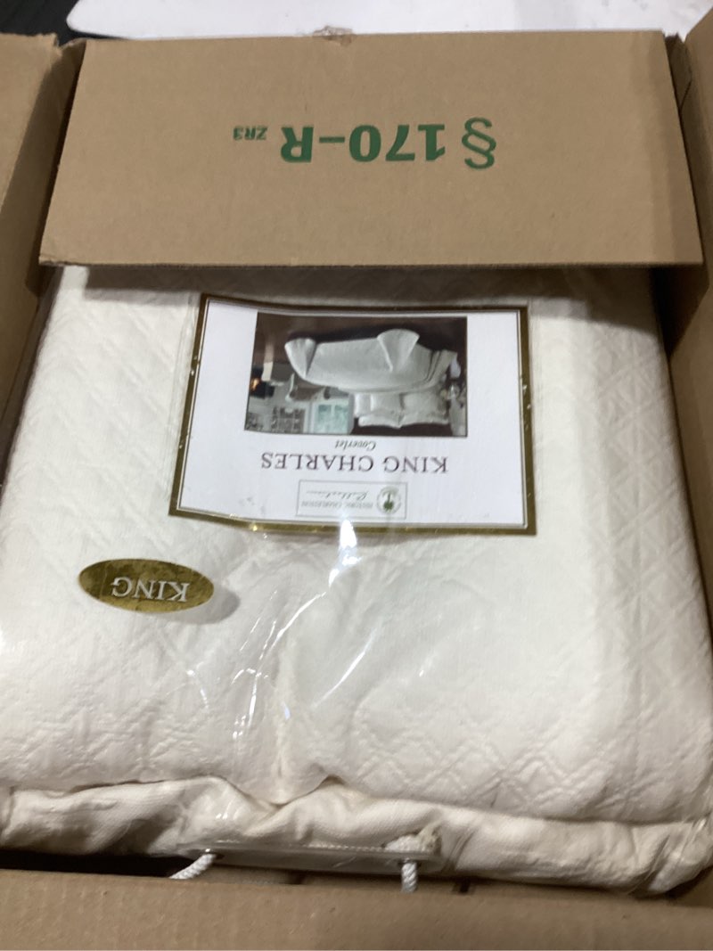 Condition photo showing New/Like New for King Charles Modern Farmhouse Floral Matelasse Coverlet, 100% Cotton Breathable Bedding, King/CalKing, Ivory Coverlet Ivory King/Cal King