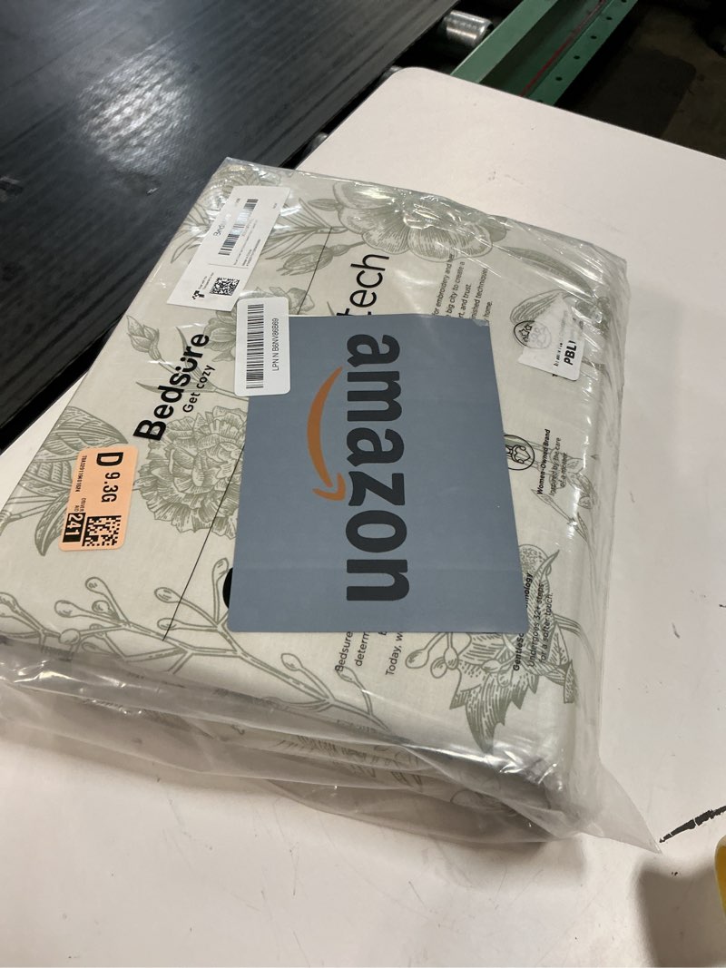 Condition photo showing Good Condition for bedsure duvet cover king size - 100% cotton reversible floral king duvet cover set with zipper closure, 3 pieces soft & breathable botanical green bedding set with 2 pillow shams 20"x36" 04 - desert sage (no comforter) king (104" x 90")