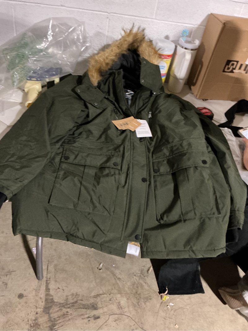 Condition photo showing Good Condition for wantdo women's quilted winter coat warm puffer jacket thicken parka with removable hood 3x-large army green