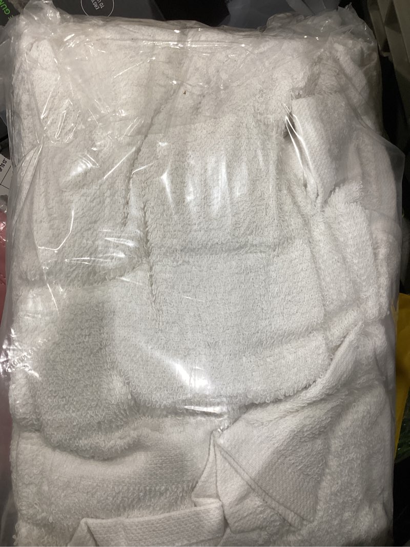 https://lotting-media.assets.bidfta.com/lotting_12746710-5cc3-4ed2-a23f-cbee7abe5260