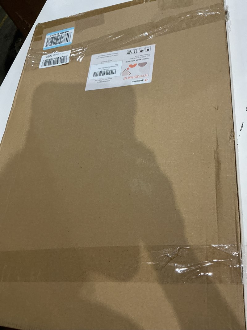 Condition photo showing Good Condition for upsimples 16x24 picture frame, display pictures 14x20 with mat or 16 x 24 without, wall hanging poster frames, gold, 1 pack gold 16x24