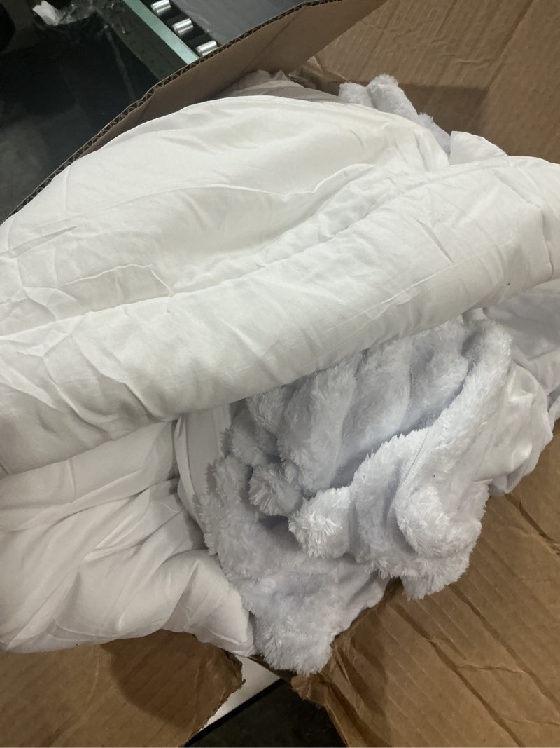 Condition photo showing Good Condition for Smoofy Faux Fur Throw Blanket for Couch – Cream White Fluffy Cozy Rabbit Fleece, Plush Soft Bubble Blanket for Sofa & Bed, for Mom, Warm Fuzzy Home Room Decor Throw 50" x 60" Cream Throw(50" x 60")