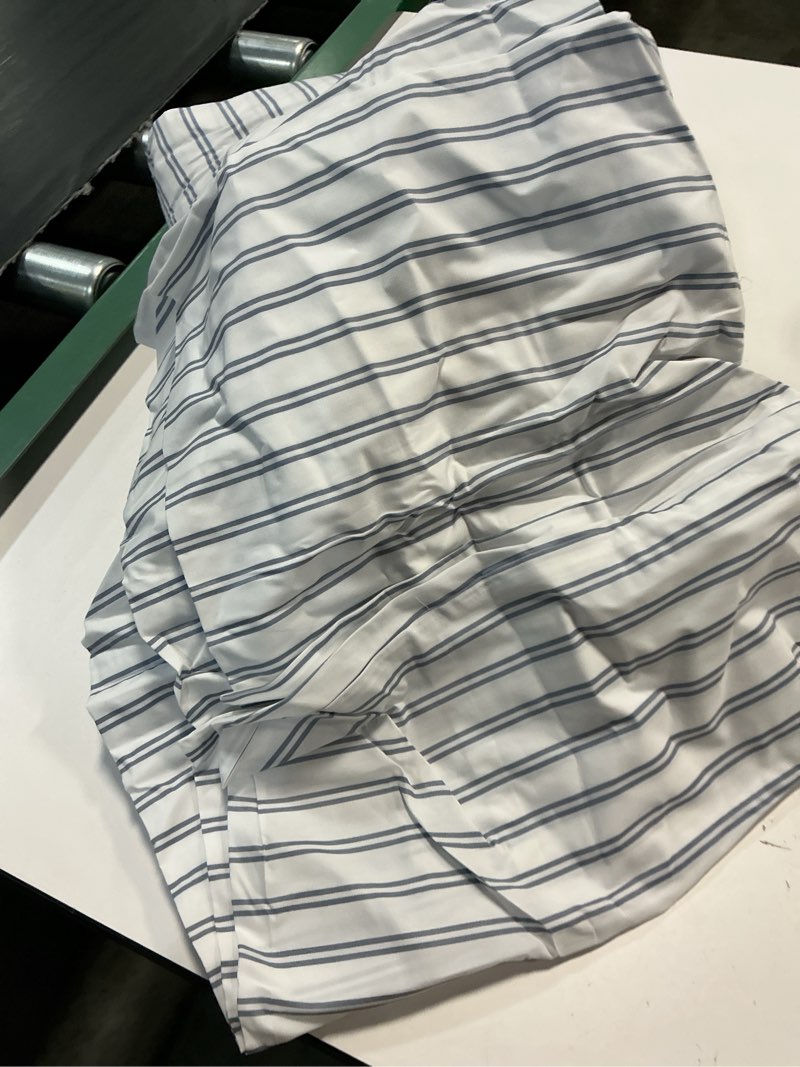 Condition photo showing Good Condition for classic organic percale double stripe duvet cover set, full/queen, double stripe mineral
