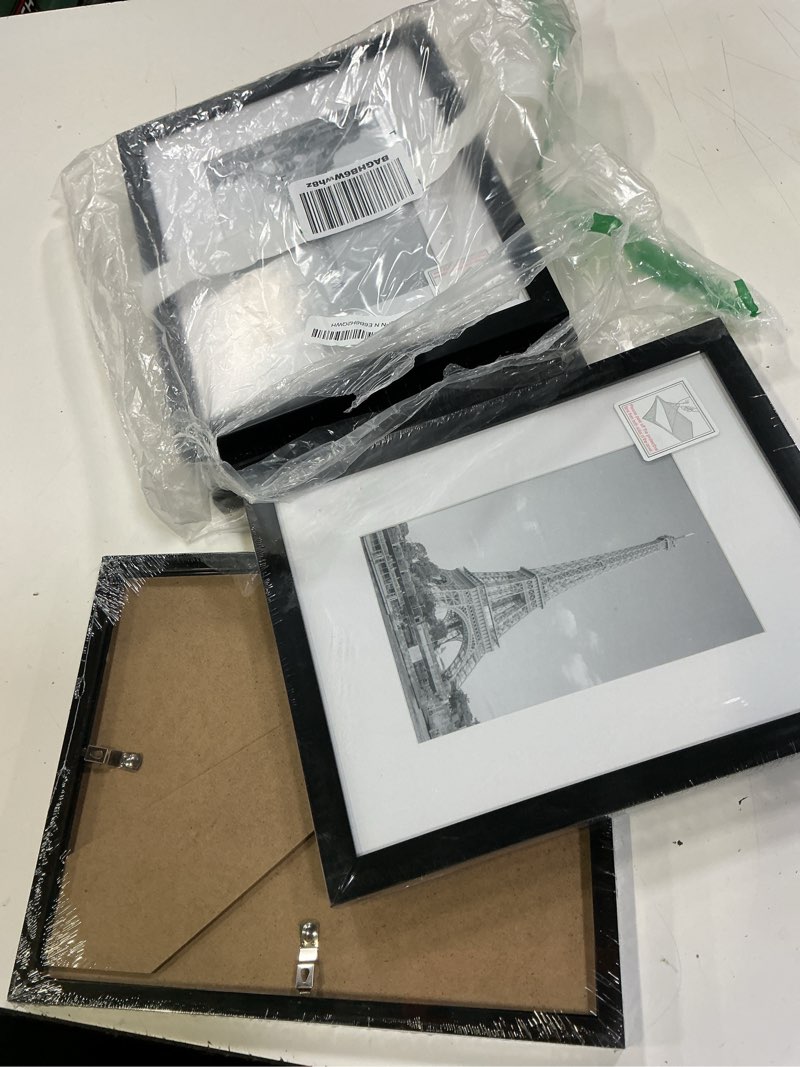 Condition photo showing Good Condition for irahmen 5x7 picture frame set of 4, black rustic retro photo frame with real glass, 5 x 7 picture frames for wall mount and tabletop display black 5x7 in