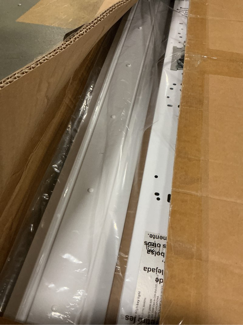 Condition photo showing Good Condition for Hykolity 2 Pack 4FT LED Linear High Bay Shop Light, 250W LED Shop Light, 31250lm 125LM/W, 100-277V, 0-10V Dim, 5000K Daylight Linear Hanging Light for Warehouse Workshops 4FT-250W