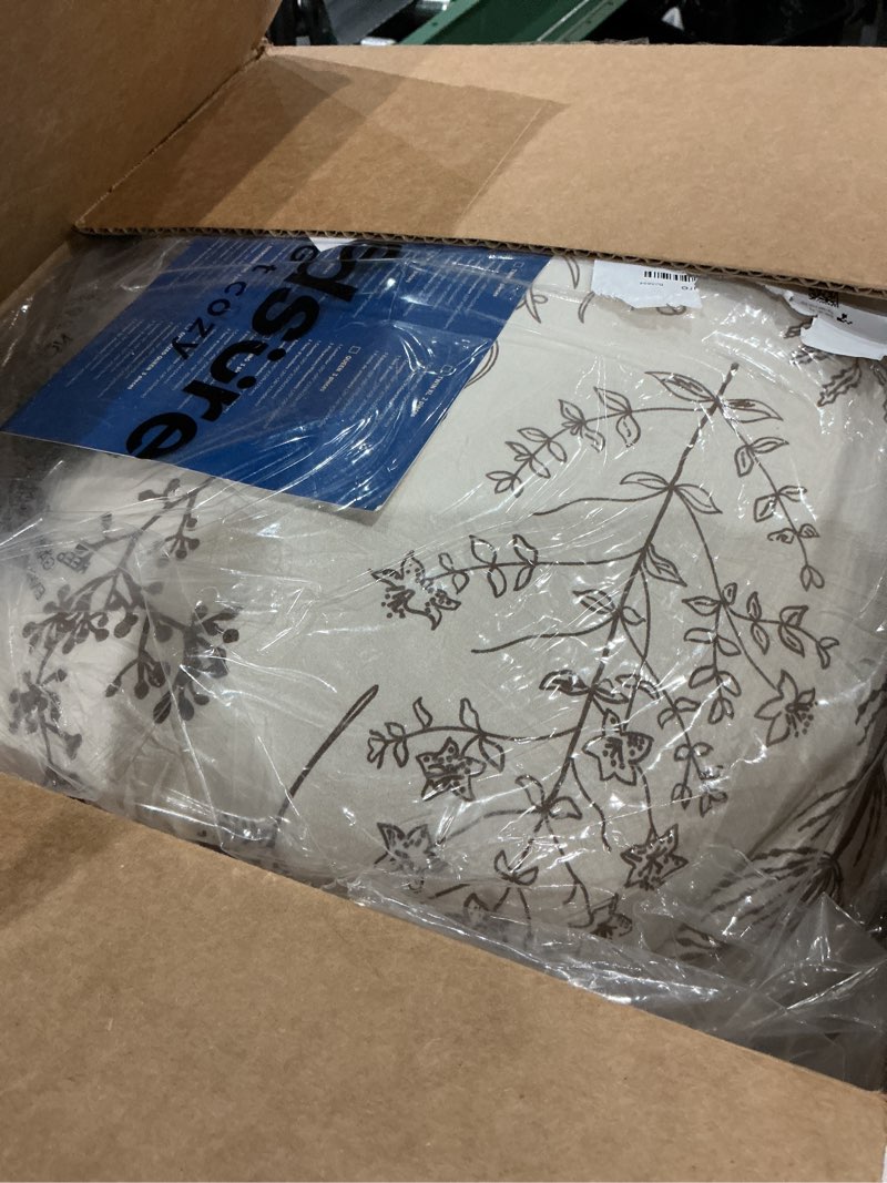 Condition photo showing Good Condition for bedsure king comforter set - beige bed set, 3 pieces cute floral bedding, 1 soft botanical flowers comforter and 2 pillow shams king 28 - beige