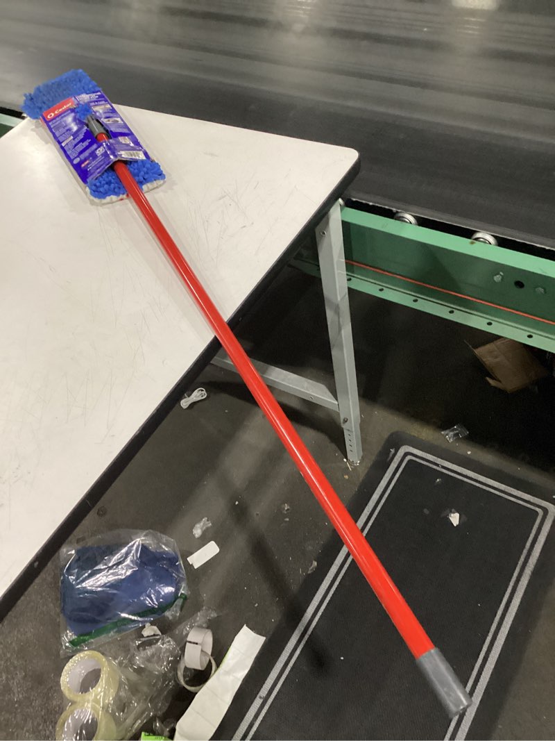 Condition photo showing Good Condition for o-cedar dual-action microfiber flip mop with telescopic handle 1