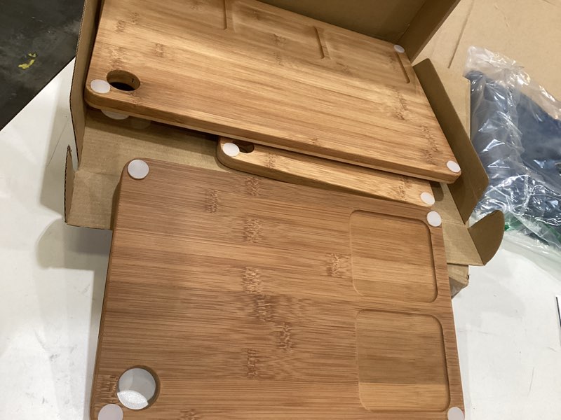Condition photo showing Good Condition for bamboo cutting board for kitchen – 3-piece wooden boards with juice grooves, side handles, non-slip mats – perfect for meat, veggies, fruit – ideal kitchen gift