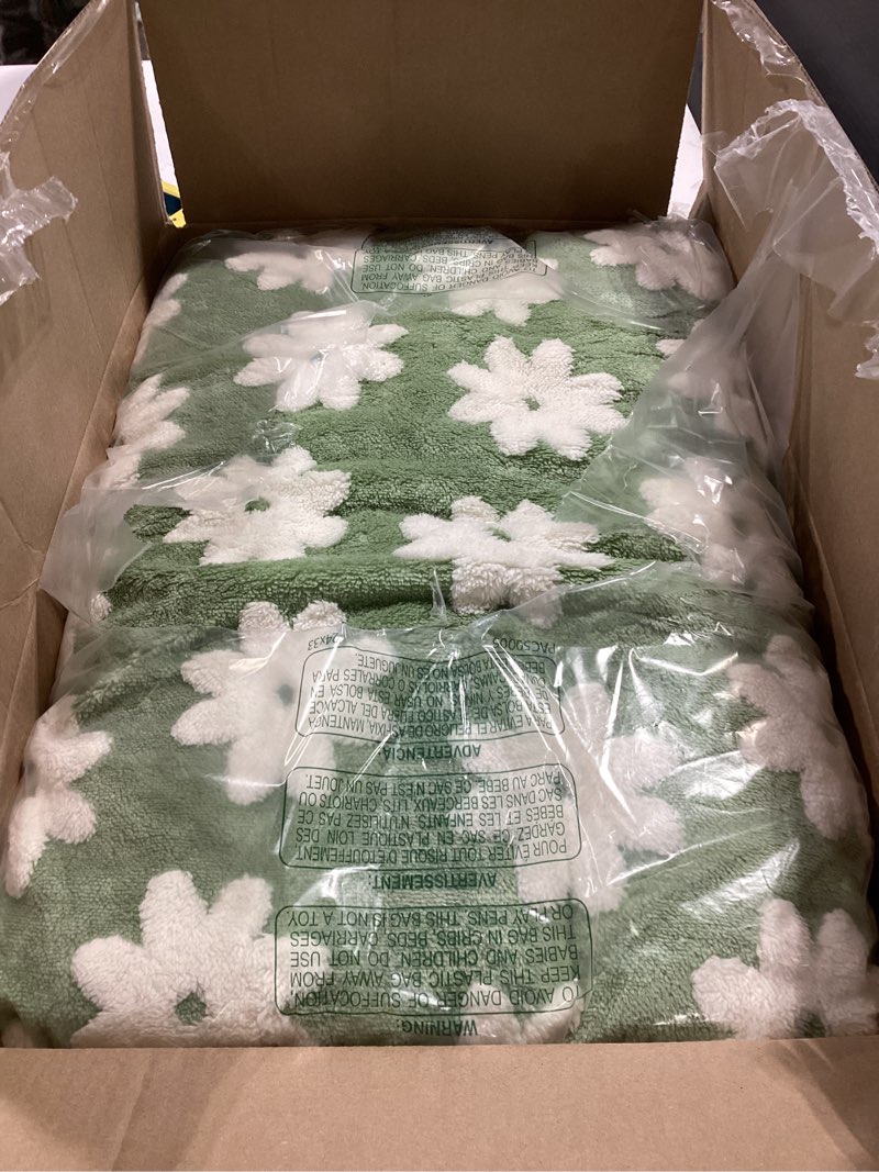 Condition photo showing Good Condition for le sure dog beds medium size-thick shredded chopped foam pet bed as gift for indoor with removable cover, cute modern fuzzy plush & anti slip bottom, green 30.0"l x 20.0"w x 4.0"th green checkered
