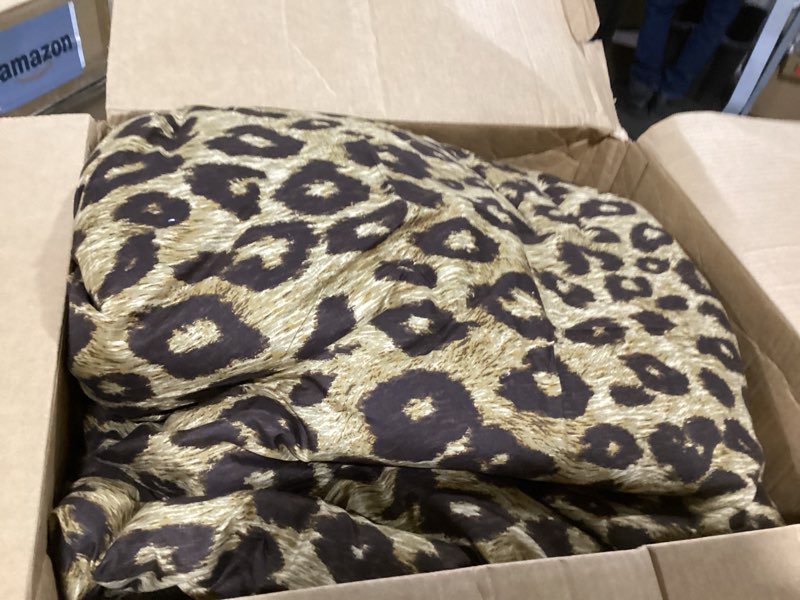 Condition photo showing As Is for VCNY Home - Queen Bed in a Bag, Soft Bedding Set with Matching Shams, Decorative Pillows & Pillowcases, Animal Print Home Decor (Cheetah Brown, Queen) Queen (2024 Version)