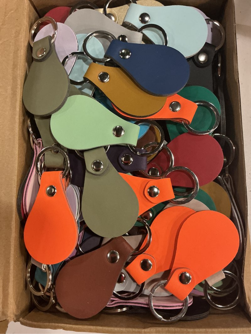 Condition photo showing New/Like New for sasylvia 100 pcs leather key fob kit leather keychain blanks with rivets and key rings for laser engraving diy making leather(multicolored)